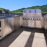 Kalamazoo K1000HB Hybrid Fire Four Burner Marine Grade Built-In Natural Gas Grill W/ Two Meat & Two Plancha Grill Surface Grates - Image 3