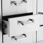 BBQGuys Signature 39-in Stainless Steel Reversible Access Door & Triple Drawer Combo - BBQ-DDC-39 - Image 17