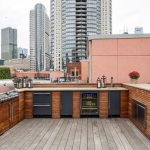 True 15 Inch 85 Lb. Right Hinge Outdoor Ice Maker - Stainless Steel - TUI-15-R-SS-D - Image 3