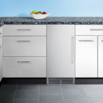 Summit Commercial 50 Lb. 15-Inch Built-In ADA Compliant Outdoor Rated Clear Icemaker - BIM47OSADA - Image 8